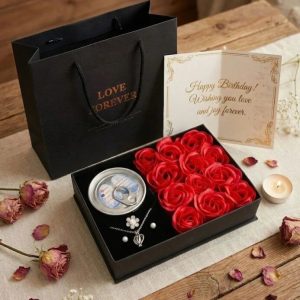 𝐋𝐎𝐕𝐄 𝐅𝐨𝐫𝐞𝐯𝐞𝐫 Luxury Rose Gift Box – ভালোবাসার মানুষটির জন্য একটি বিশেষ উপহার ❤️